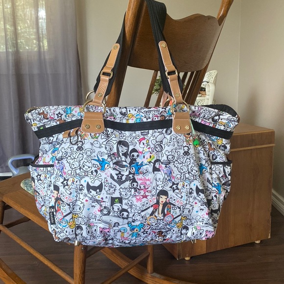 tokidoki Handbags - Tokidoki Tote with Rainbow Zipper
